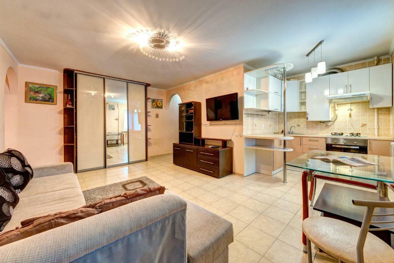Apartments Near The Nsc Olympic 키예프 외부 사진